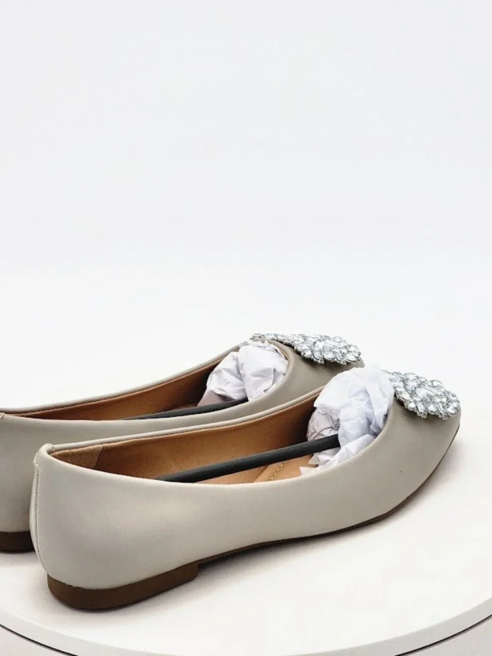 Journee Collection Renzo Gray Rhinestone Pointed Toe Flats Women's Size 7